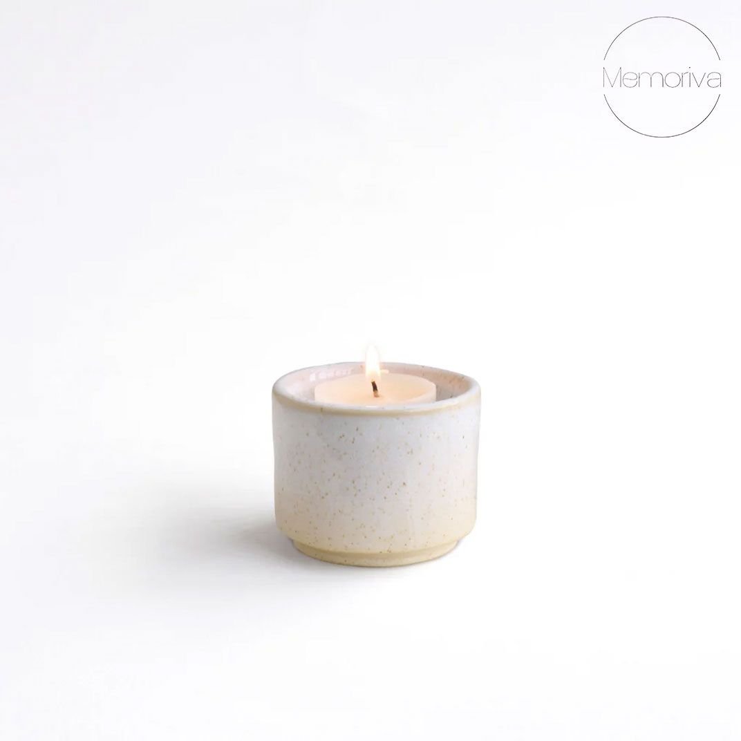 HELIOS - Handgemaakte mini - urn beige gespikkeld keramiek + kaarslicht - Memoriva