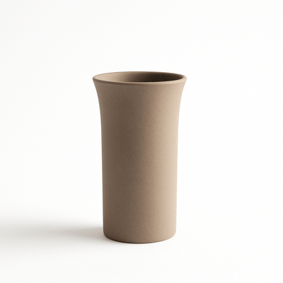 TULIPA – Handgemaakt Vaasje in Zandkleurig Engobe - Memoriva